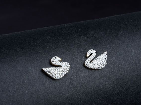 Swan Earrings White